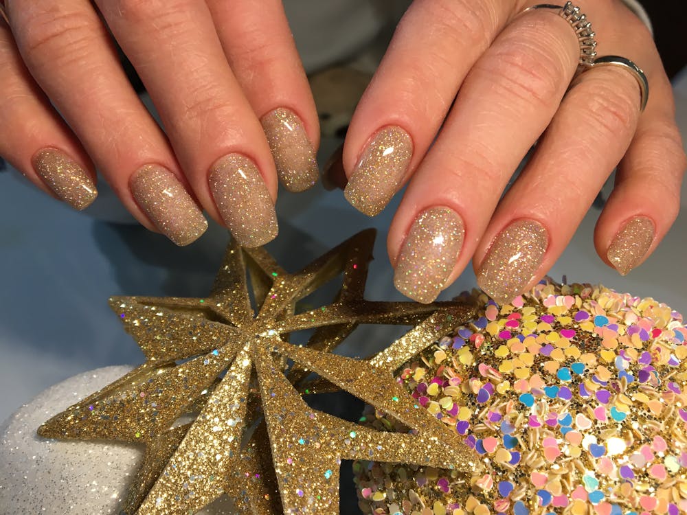 30 Stunning Christmas Nails Ideas for a Festive Holiday Look