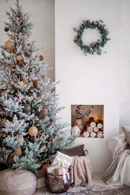 Top Christmas Decoration Trends to Transform Your Home This Year