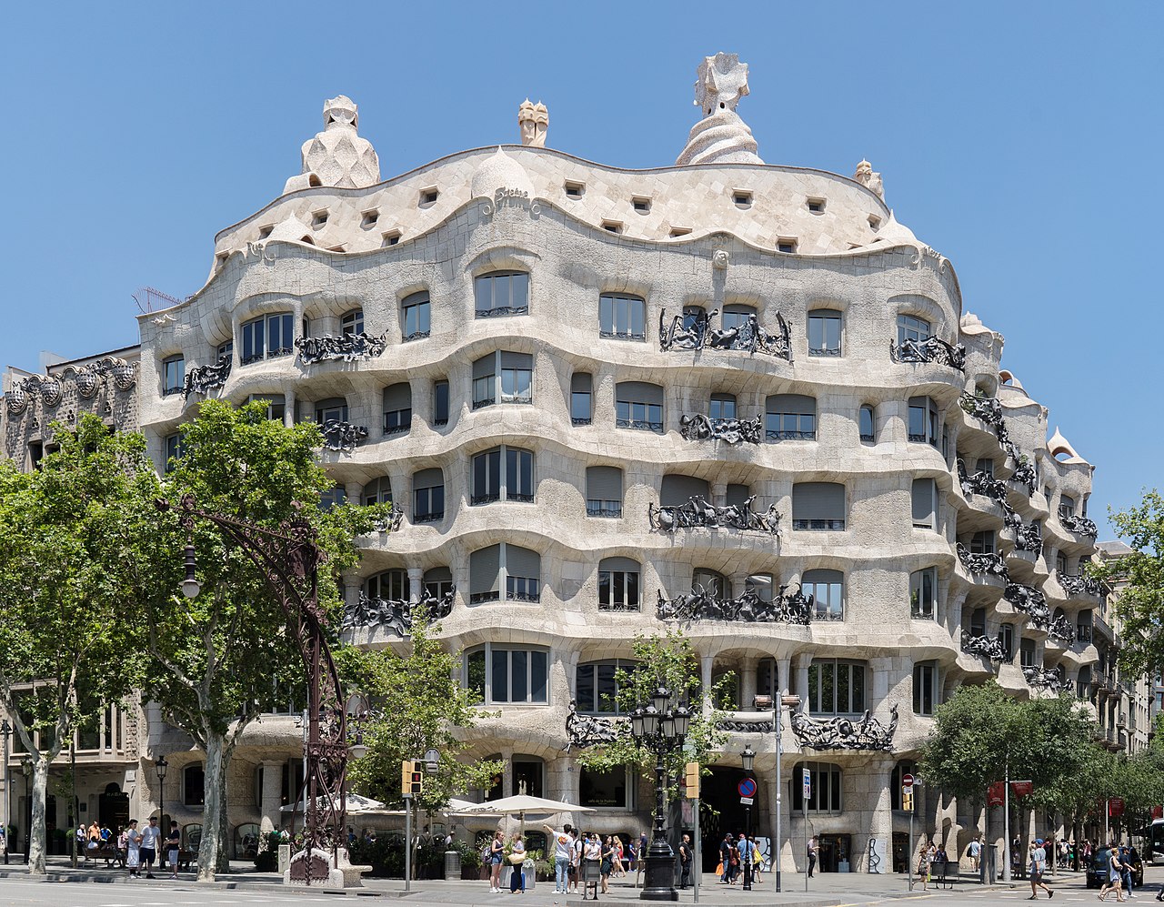 The Ultimate Travel Guide to Barcelona, Spain