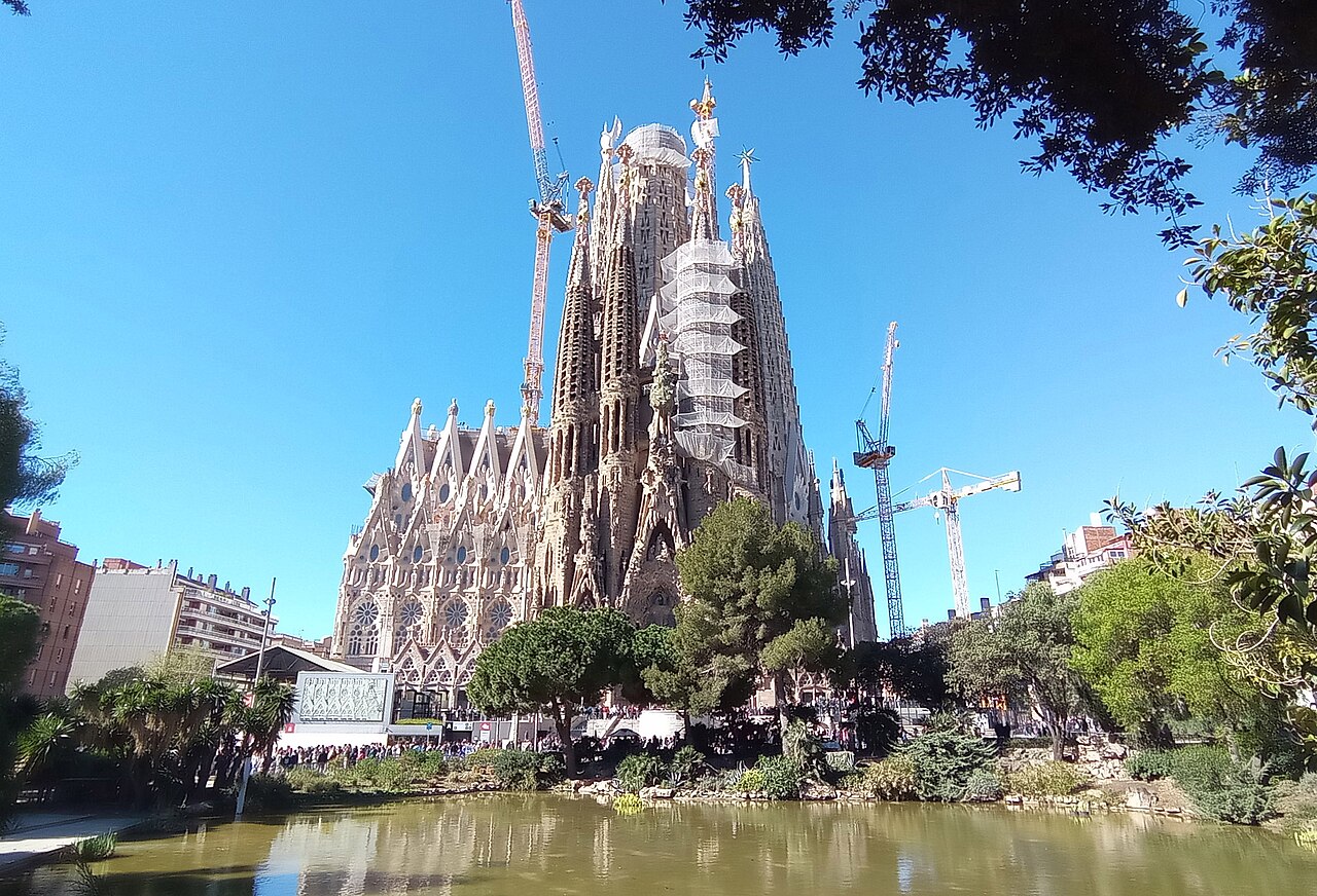 The Ultimate Travel Guide to Barcelona, Spain